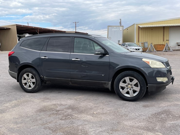 2010-chevrolet-traverse-image-5