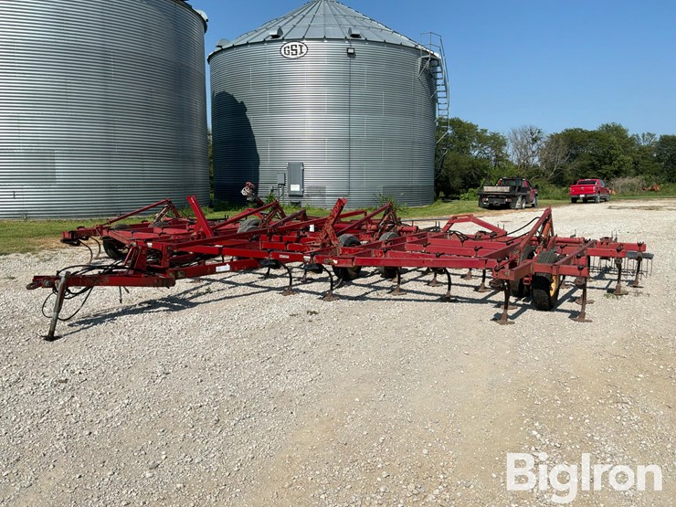 case-ih-4800-image-1