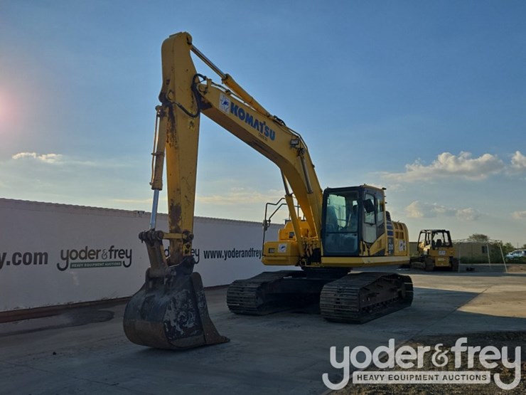 2015-komatsu-pc210-lc-11-image-1