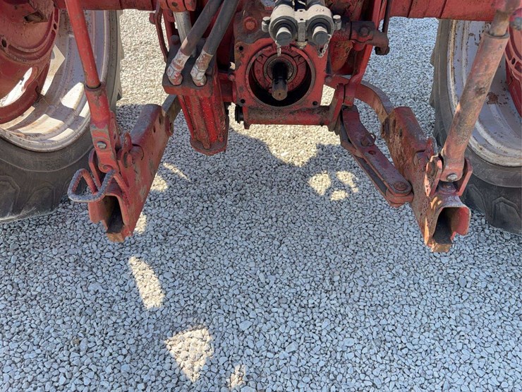farmall-560-image-25