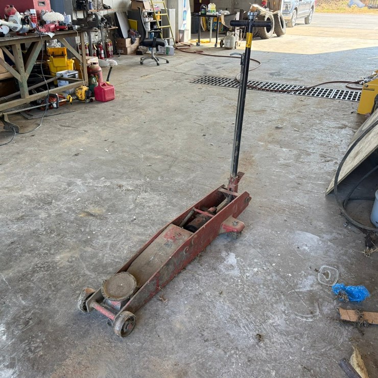 #46817 • Floor Jack INV#46817
