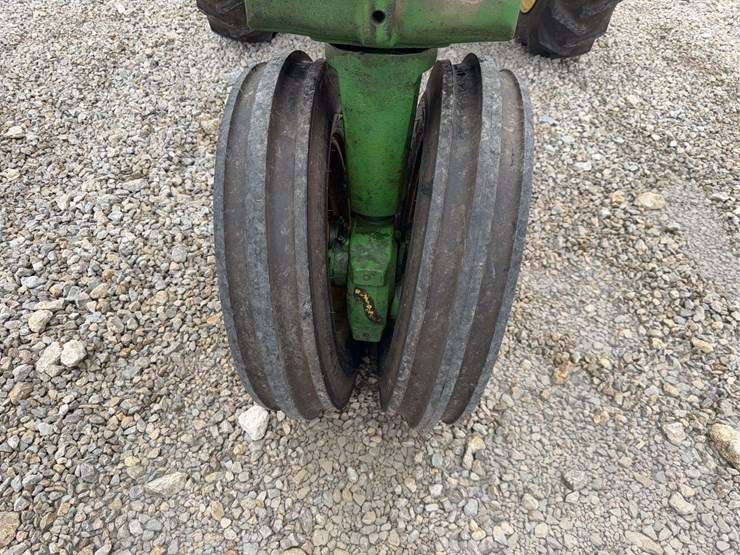 1957-john-deere-520-image-13