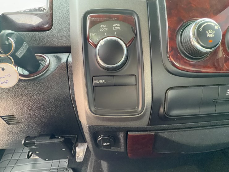2014-dodge-1500-image-39