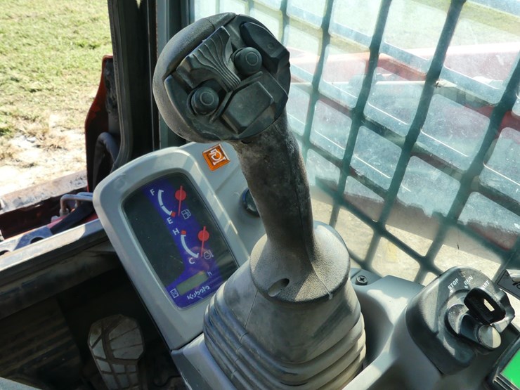 kubota-svl65-2-image-15