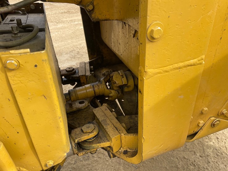 deere-440b-image-25