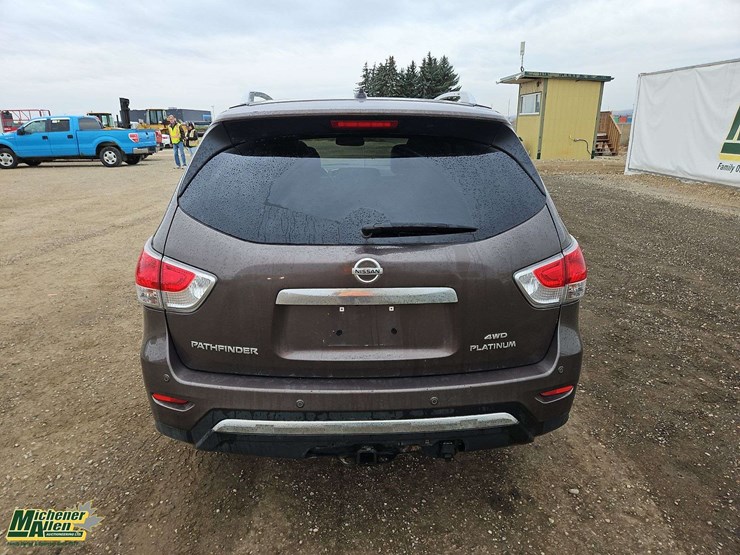 2015-nissan-pathfinder-image-10