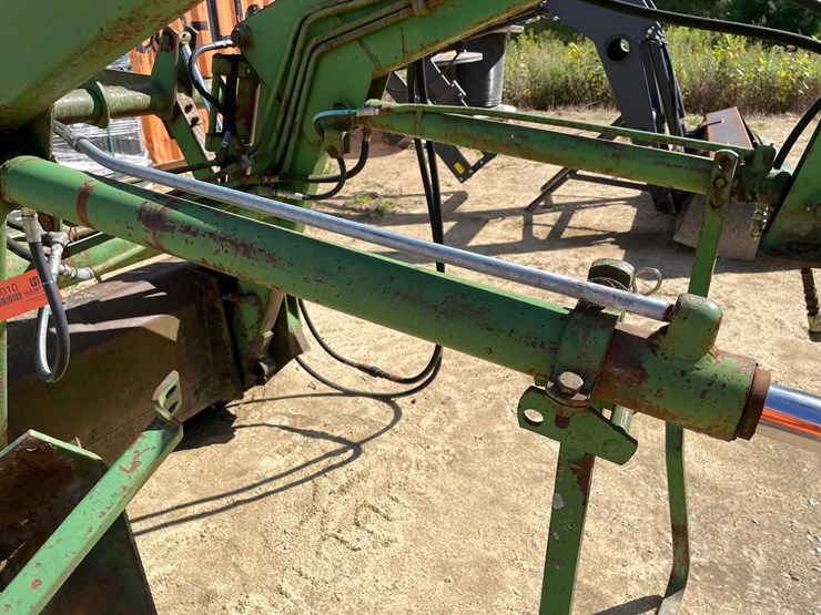 john-deere-148-image-13