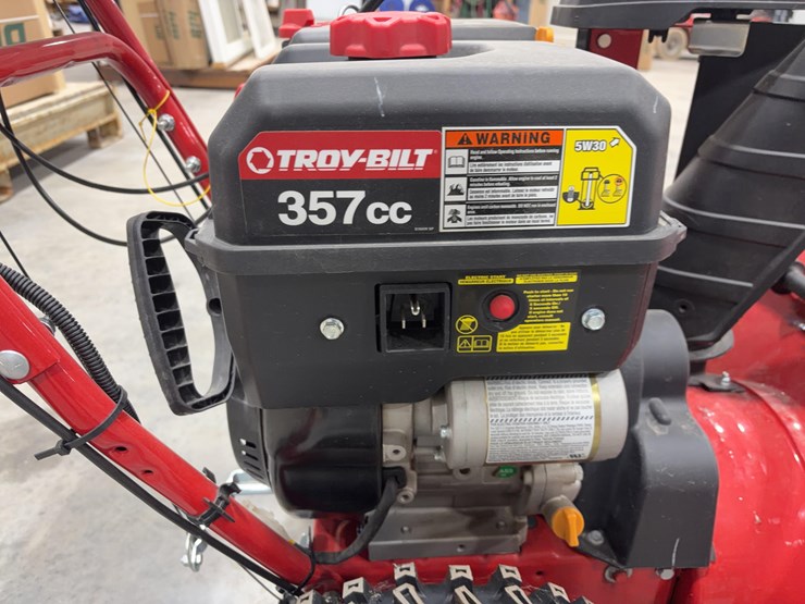 troy-bilt-snow-blower-image-11