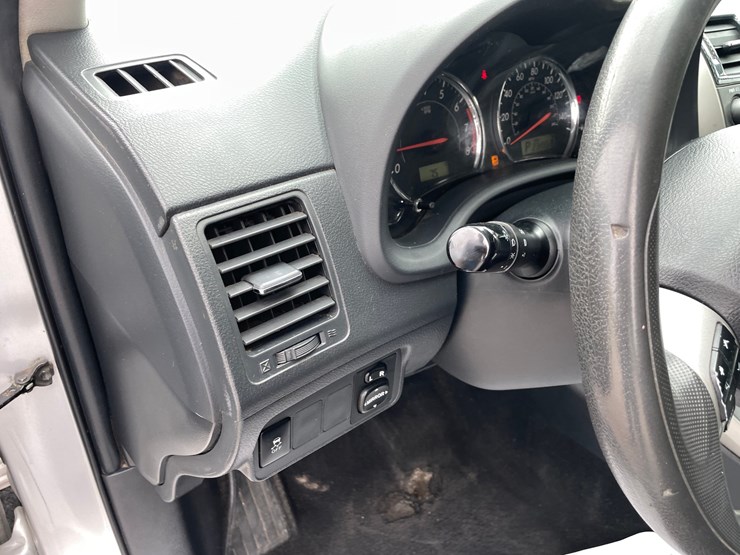 #2765-•-2011-toyota-corolla-(title-in-delay)-image-47