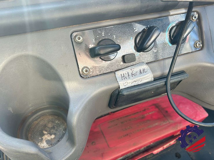 2019-freightliner-114sd-image-56