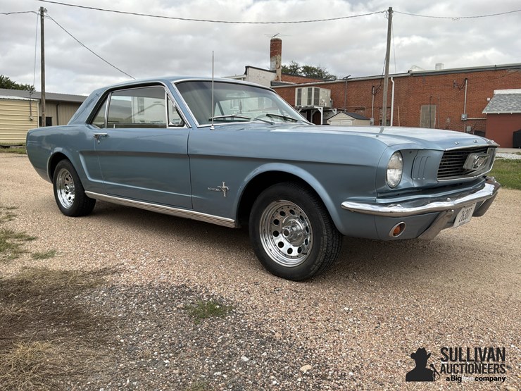 1966-ford-mustang-2-door-hardtop-coupe-image-3
