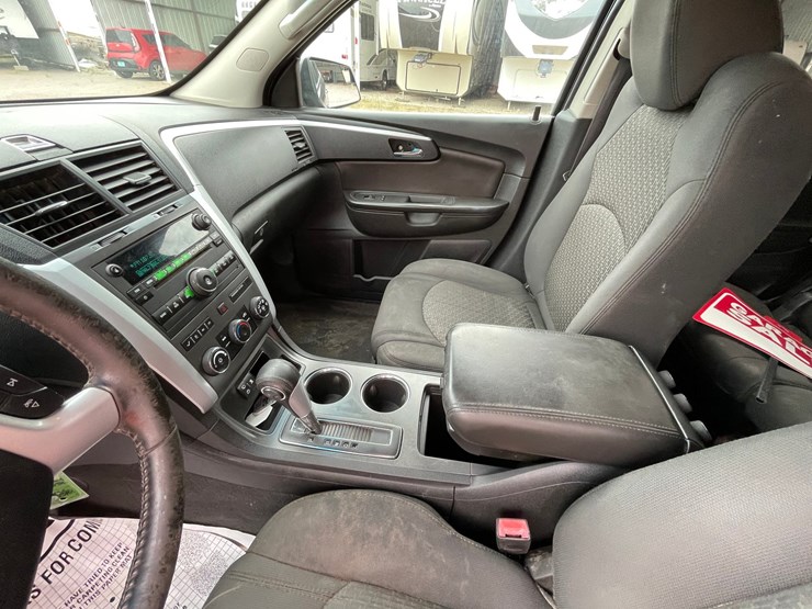 2010-chevrolet-traverse-image-47