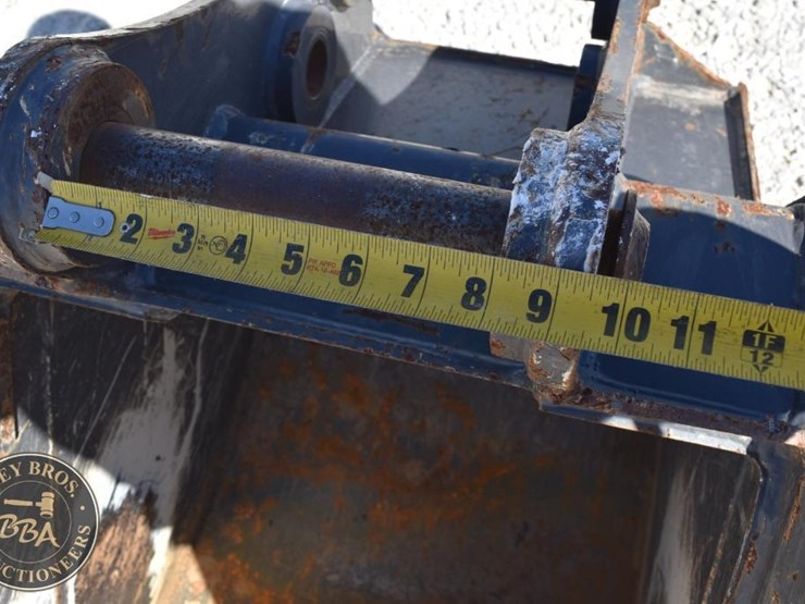 new-holland-b110c-image-10