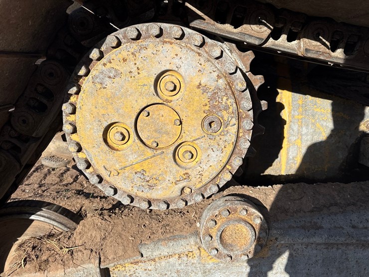 2005-caterpillar-d6n-lgp-image-60