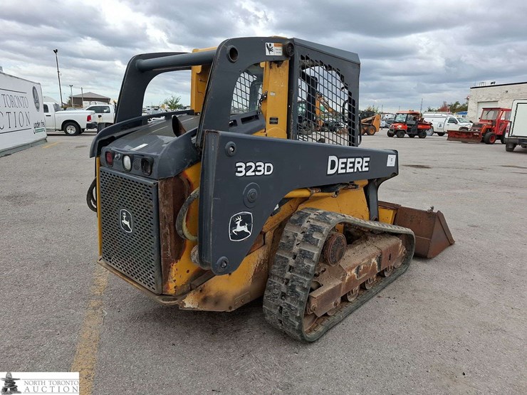 2012-deere-323d-image-5