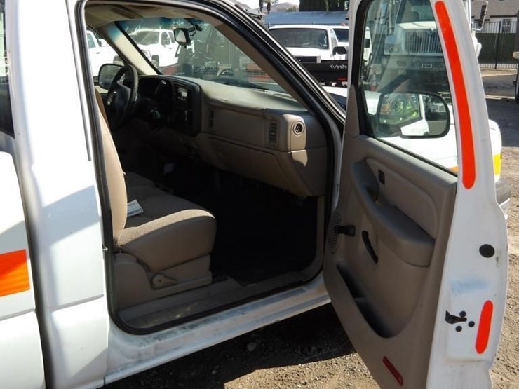 2006-chevrolet-silverado-1500-image-12