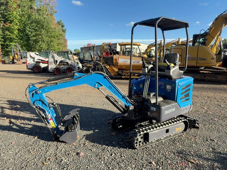 cfg-industrial-dm20ym-mini-excavator-image-1