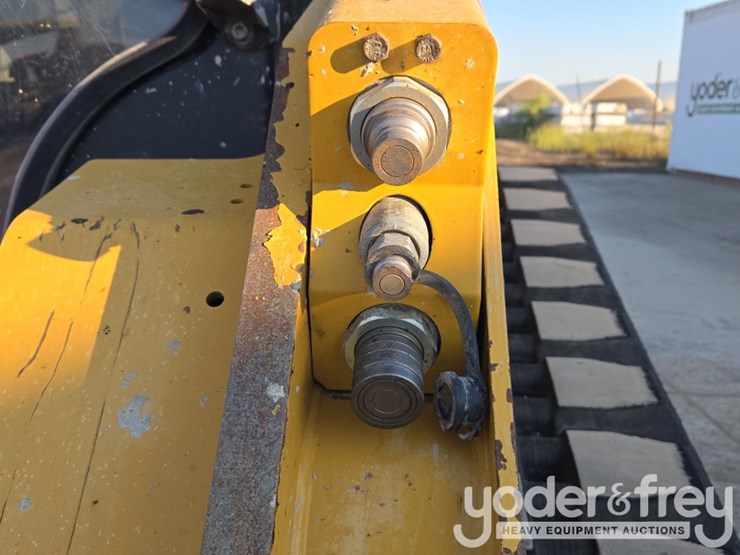 2019-caterpillar-299d2-image-30