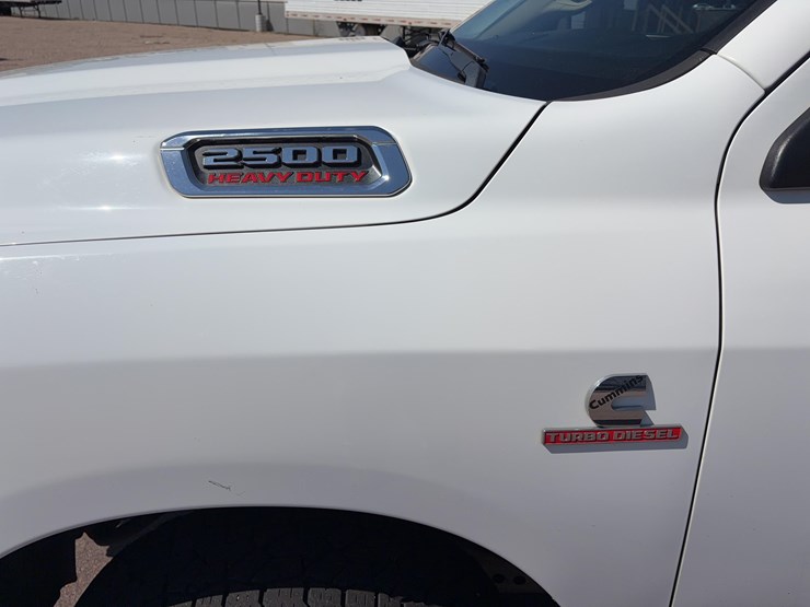 2019-dodge-2500-image-8