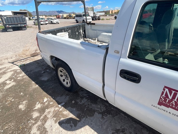 2005-chevrolet-silverado-1500-image-18