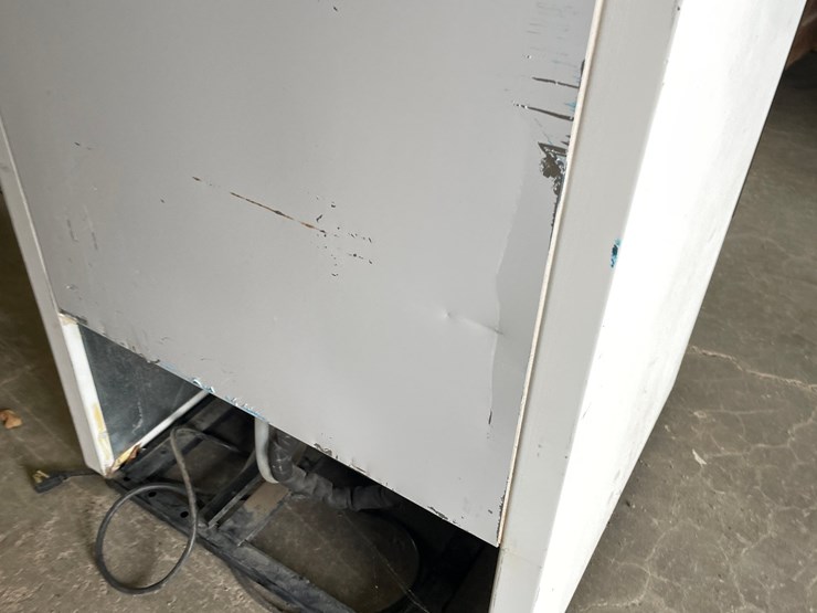 #4673-•-true-commercial-fridge-image-12