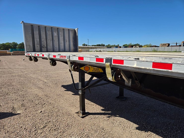 2013-great-dane-flatbed-image-18