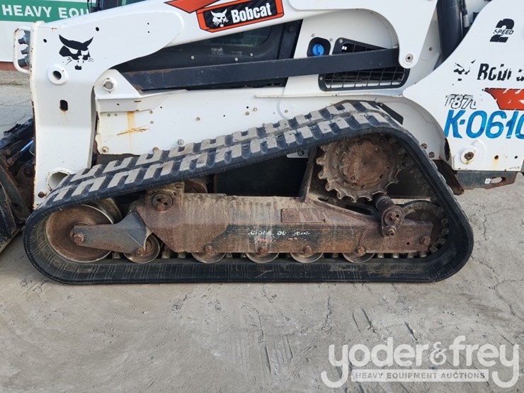 2021-bobcat-t870-image-24