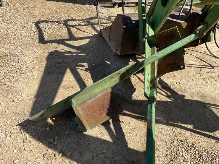 john-deere-148-image-22