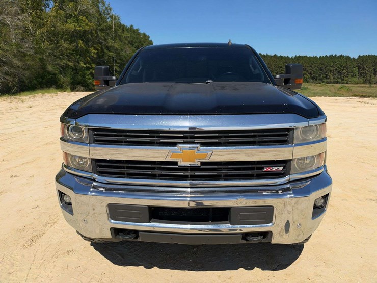 2015-chevrolet-silverado-2500-image-5