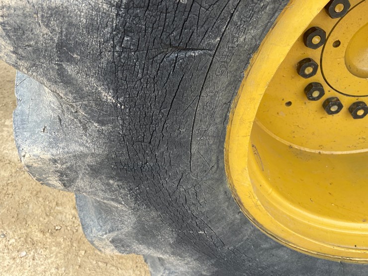 deere-440b-image-78