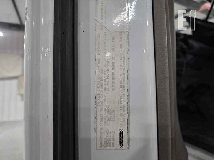 2013-freightliner-cascadia-125-image-31