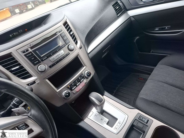 2014-subaru-outback-image-12