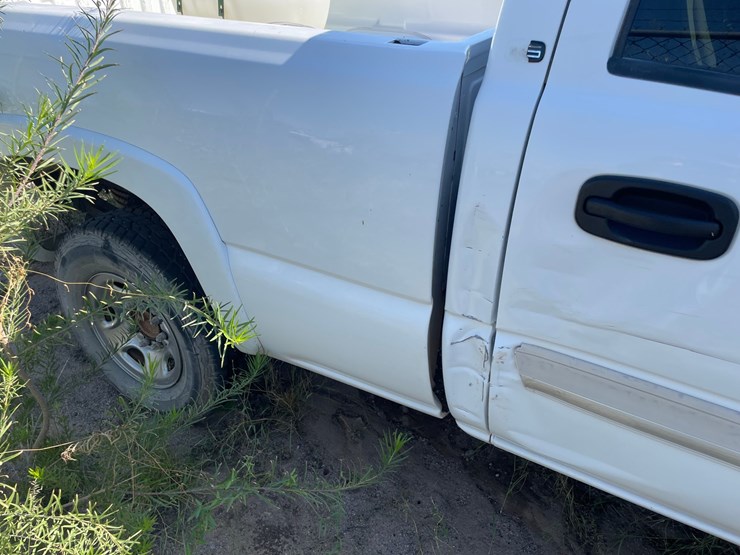 2004-chevrolet-silverado-2500-image-7