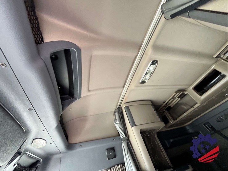2018-freightliner-cascadia-t/a-truck-tractor-image-96