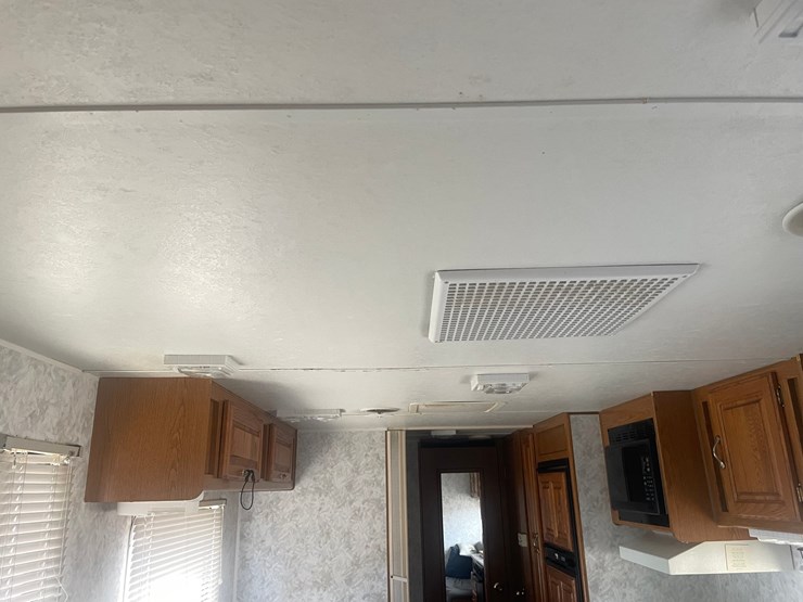 #1276-•-1998-jayco-eagle-304-camper-(has-mn-title)-image-81