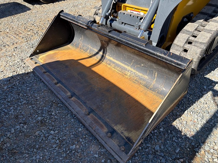 2018-deere-323e-image-9