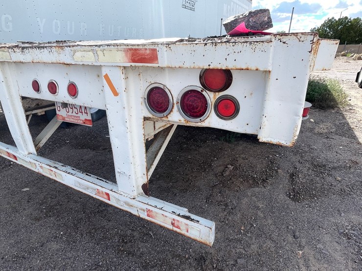 #2770-•-1966-hobbs-flatbed-trailer-(has-nm-title)(offsite-at-nmsu)-image-17