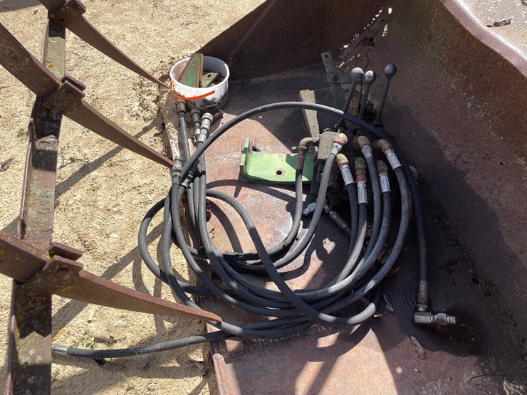 john-deere-148-image-24