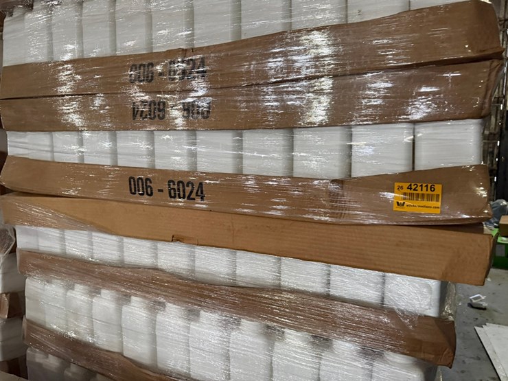 #42116-•-lot-of-(2)-pallets-of-1-gallon-empty-jugs-image-3