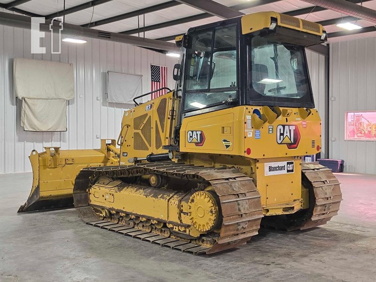 2022-caterpillar-d3-lgp-image-4
