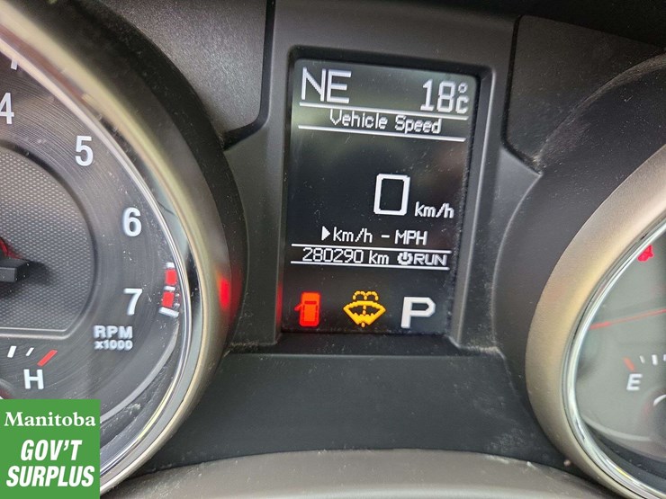 2011-jeep-grand-cherokee-image-38