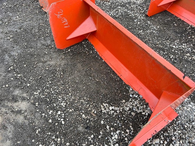 kc-48”-mini-skid-steer-snow-pusher-image-1