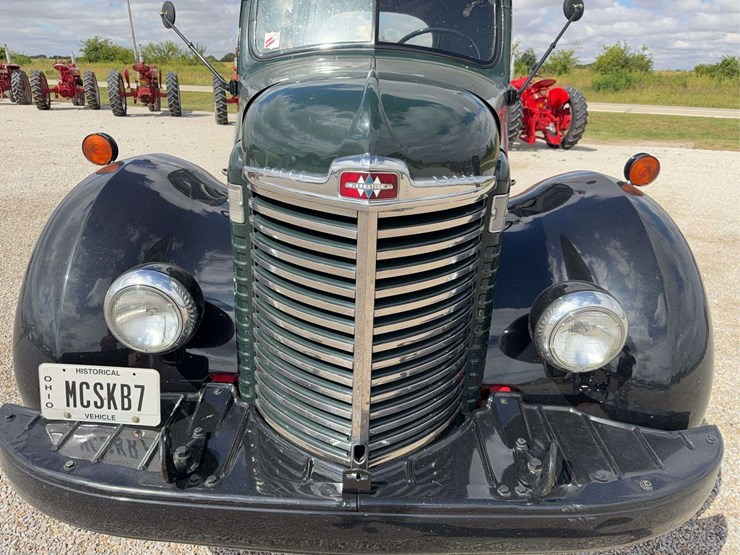 exceptional-international-kb-7-truck-with-fifth-wheel-hitch-image-9