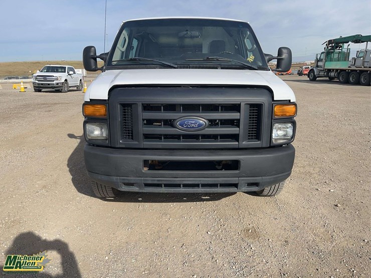 2013-ford-cargo-image-8