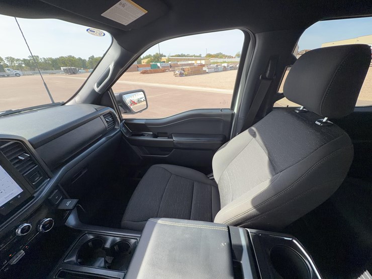 2024-ford-f150-xlt-image-35