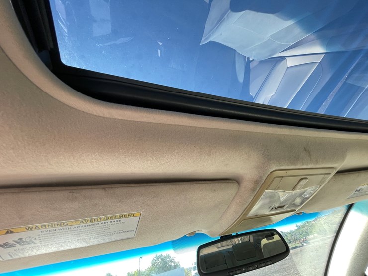 #2762-•-2005-toyota-avalon-(title-in-delay)-image-45