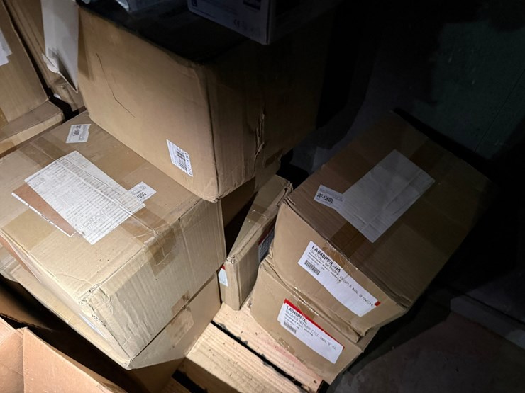 #42114-•-lot-of-miscellaneous-gloves-&-toner-cartridges-image-4