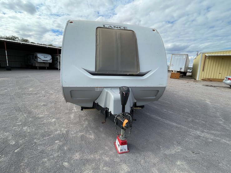 #2824-•-2022-lance-travel-trailer,-(has-new-mexico-title)-image-112