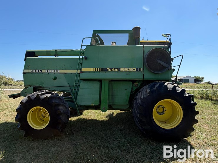 1982-john-deere-6620-image-4