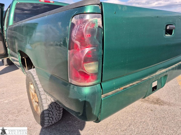 2005-chevrolet-silverado-2500hd-image-26